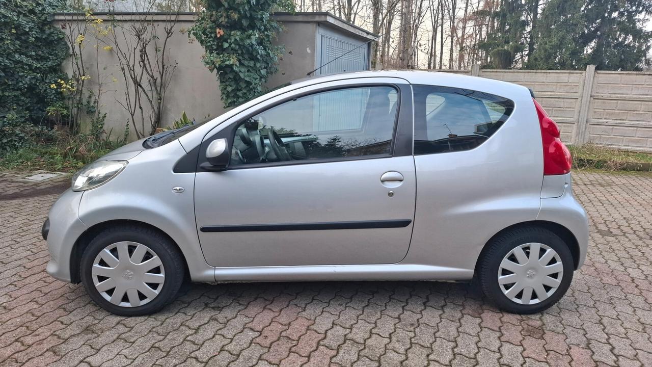 Peugeot 107 1.0 68CV 3p. Plaisir 2Tronic