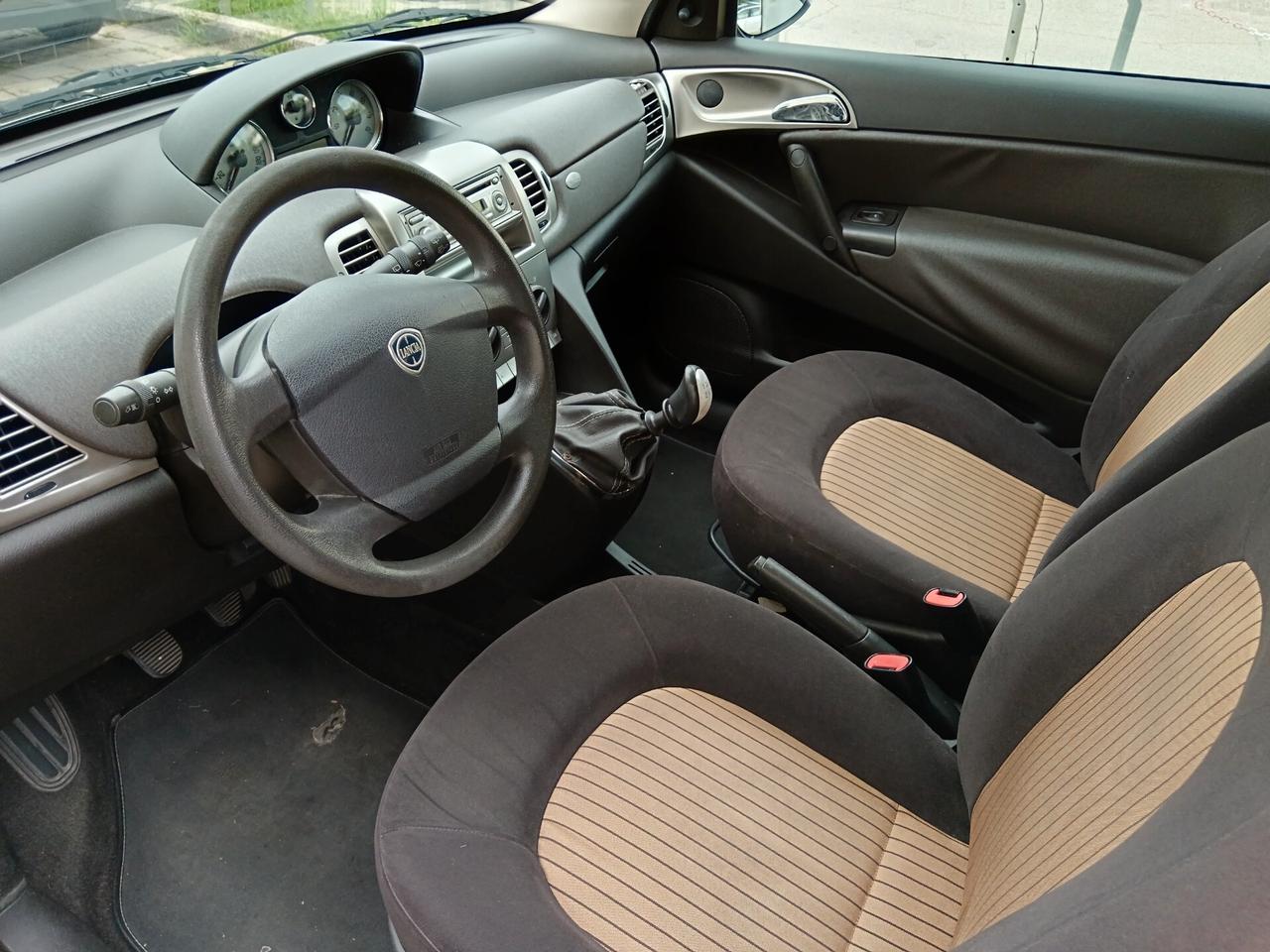 Lancia Ypsilon 1.2 Oro
