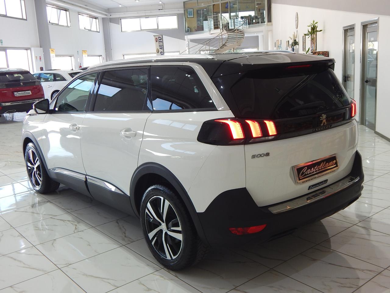 Peugeot 5008 1.5 bluehdi Allure EAT8 S&S NAVI-PELLE-PARK-RADAR-LED