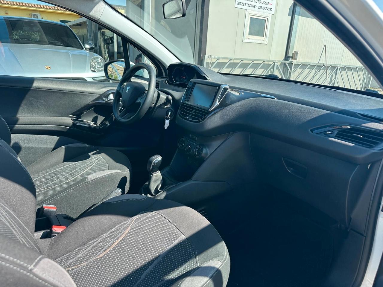 Peugeot 208 Benzina