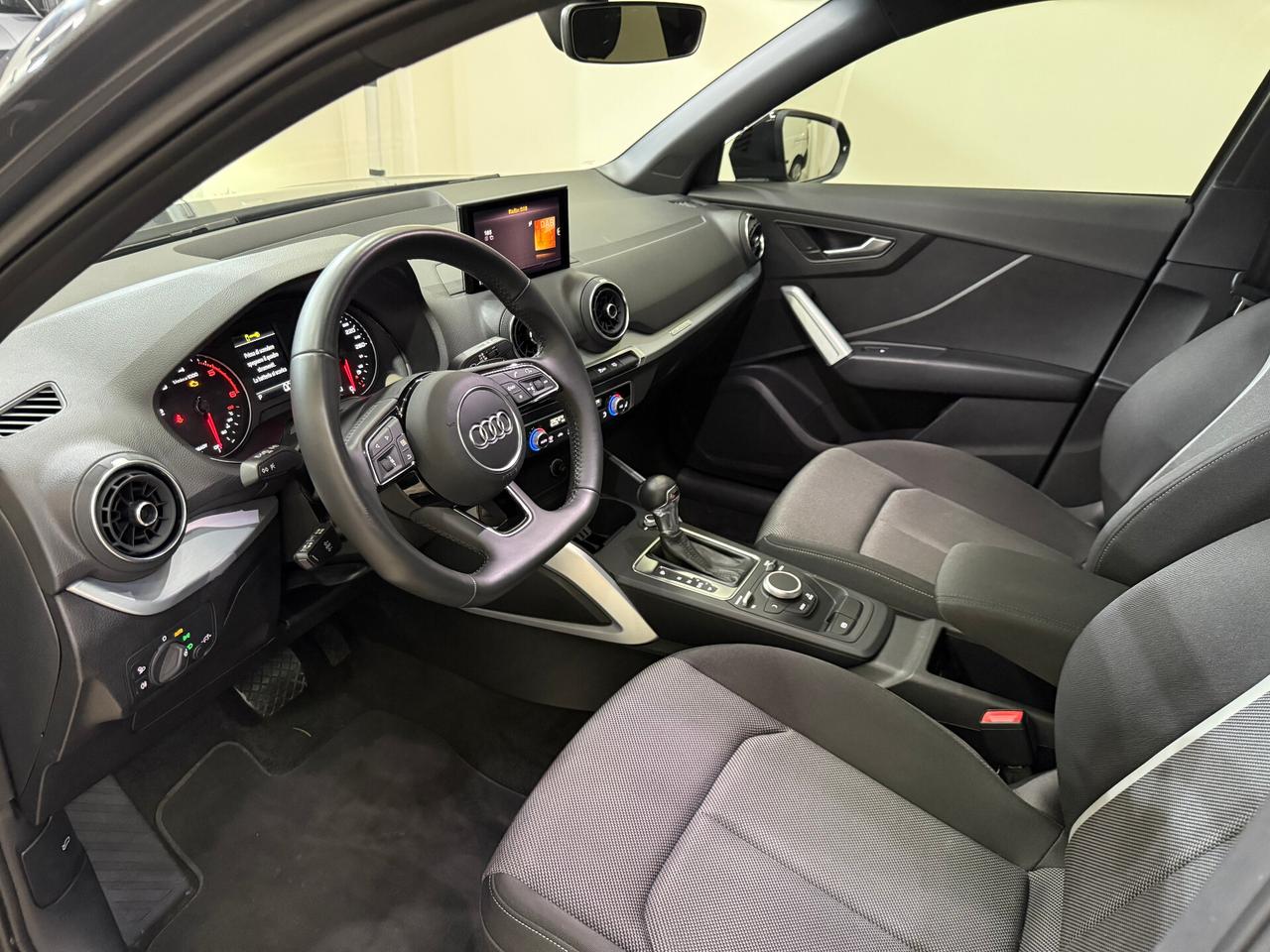 Audi Q2 35 TDI quattro S tronic Blak Edition Tetto Sky Open