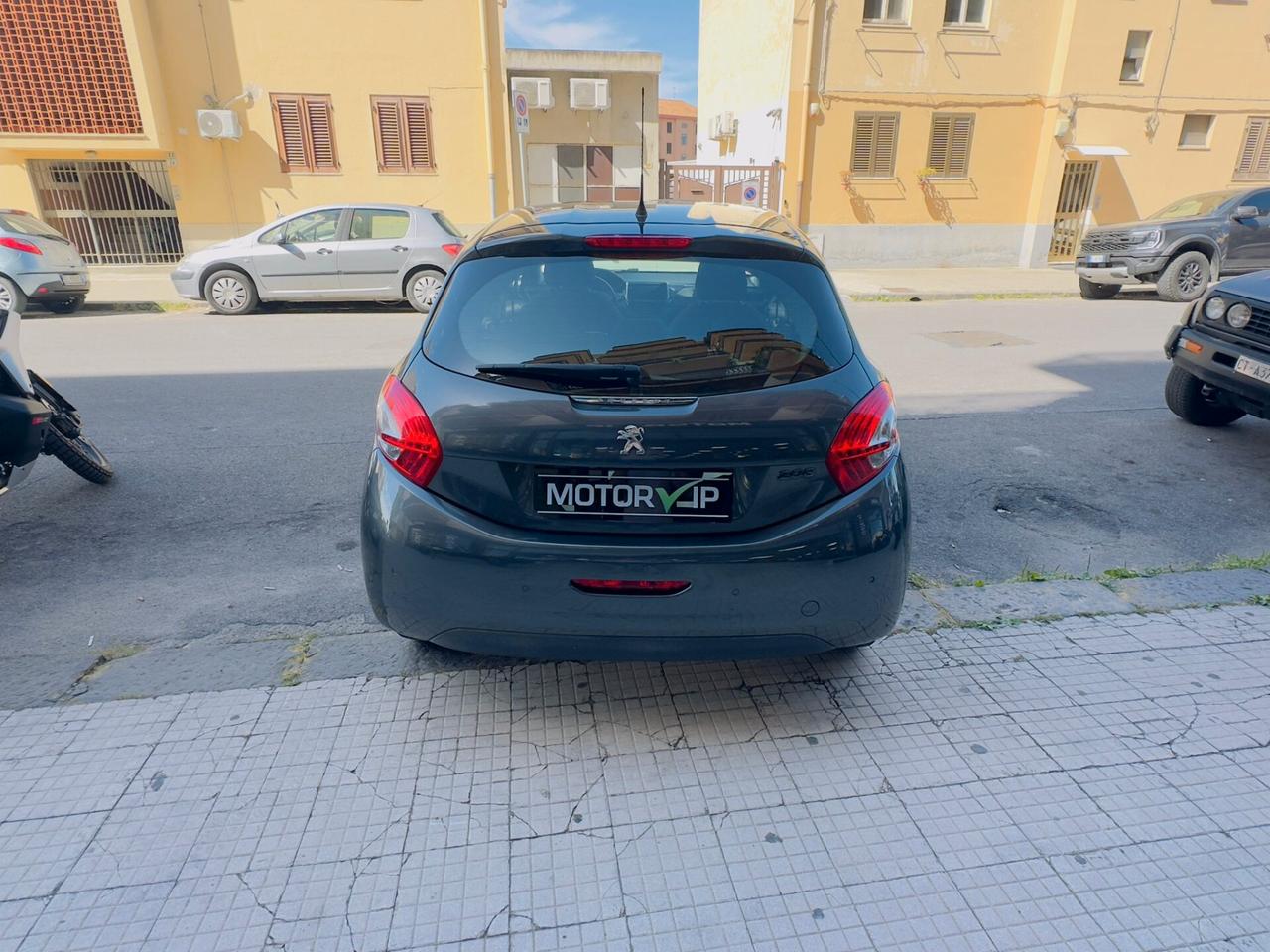 Peugeot 208 PureTech 82 5 porte Allure TUA DA 97€ ANTICIPO 0