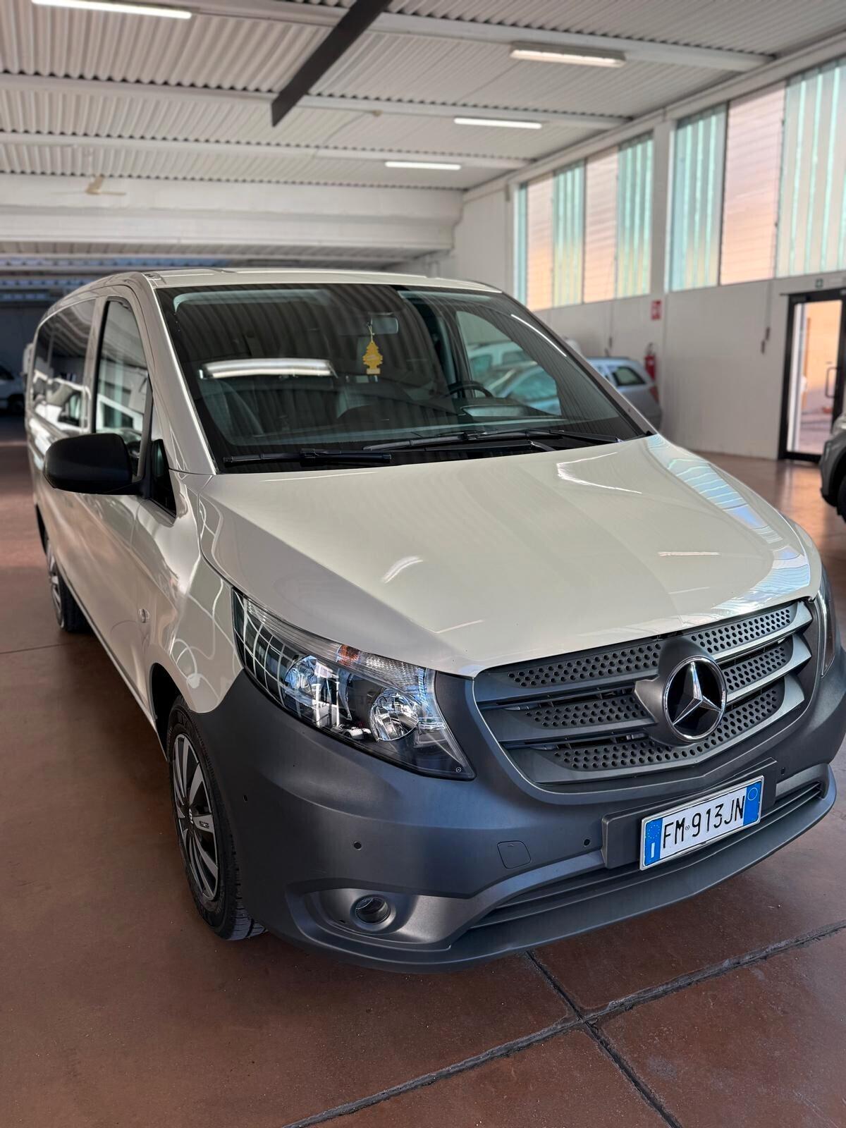 Mercedes Benz vito114CDI AUTOMATICO 5 POSTI AUTOCARRO lungo
