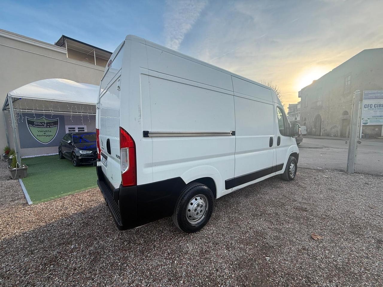 Peugeot Boxer 330 2.2 BlueHDi 140 S&S PC-TN Furgone