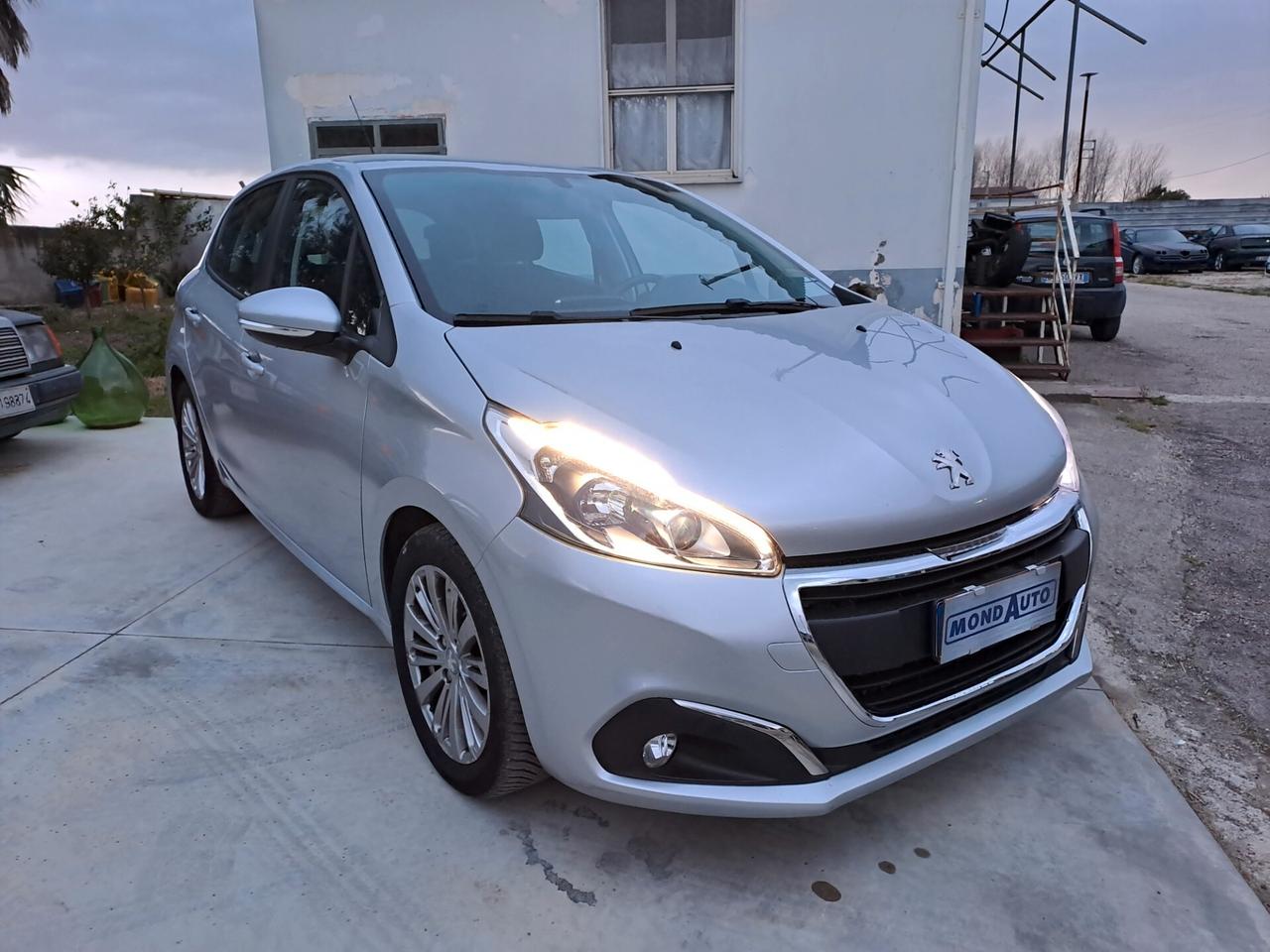 Peugeot 208 BlueHDi 75 5 porte Allure 2016