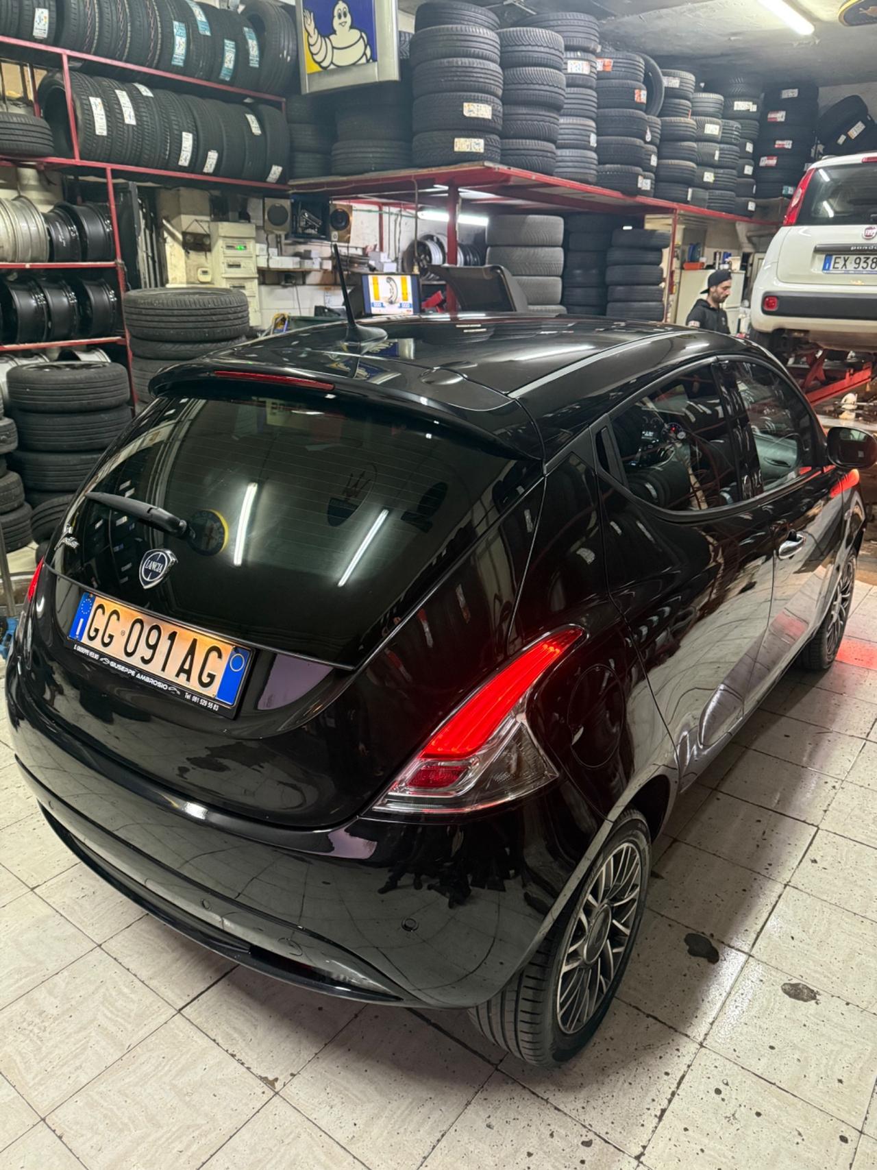 Lancia Ypsilon 1.2 69 CV 5 porte GPL Ecochic Gold