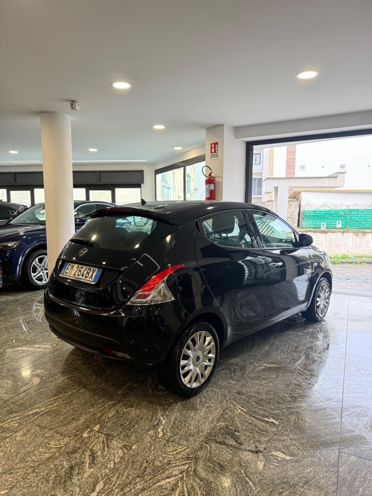 Lancia Ypsilon 1.3 MJT 16V 95 CV 5 porte S&S Silver