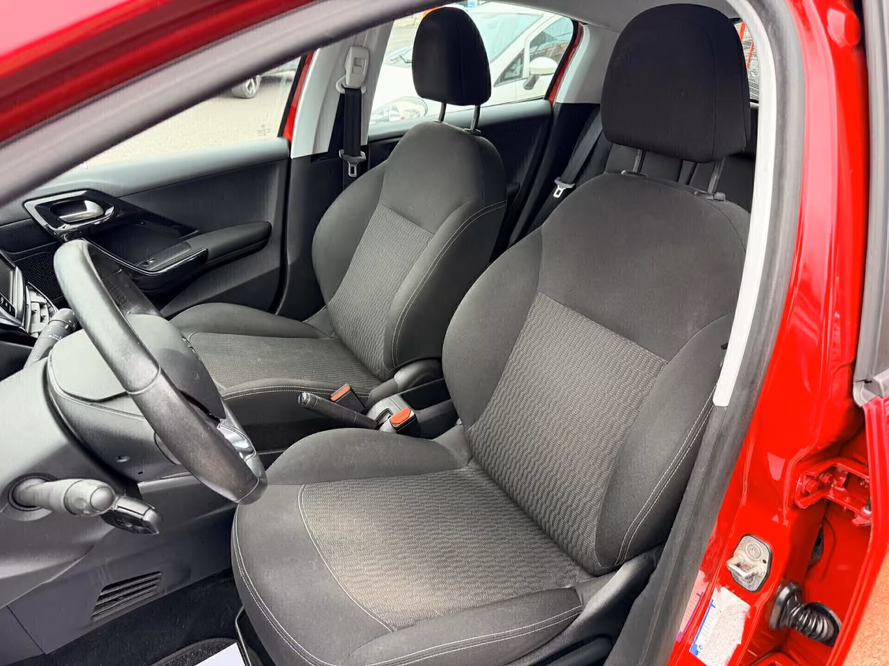 Peugeot 208 PureTech 82 5 porte Allure