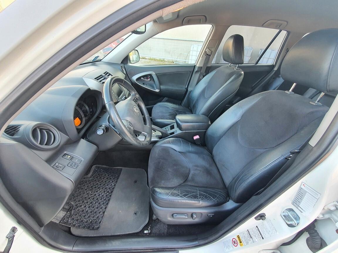 Toyota RAV4 2.2 D4D 150CV 4WD 5p. Luxury