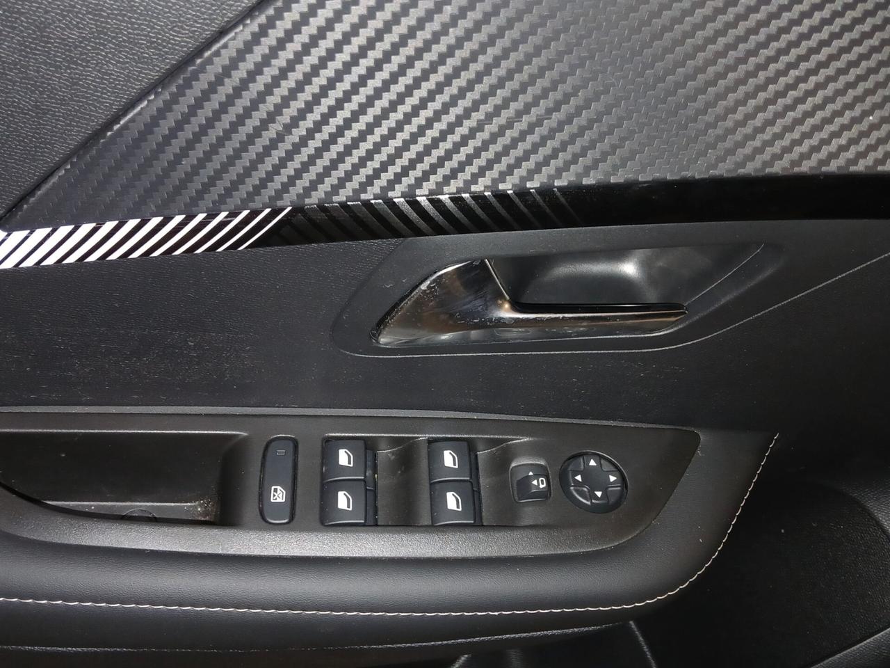 Peugeot 208 PureTech 100CV Stop&Start 5 porte Allure