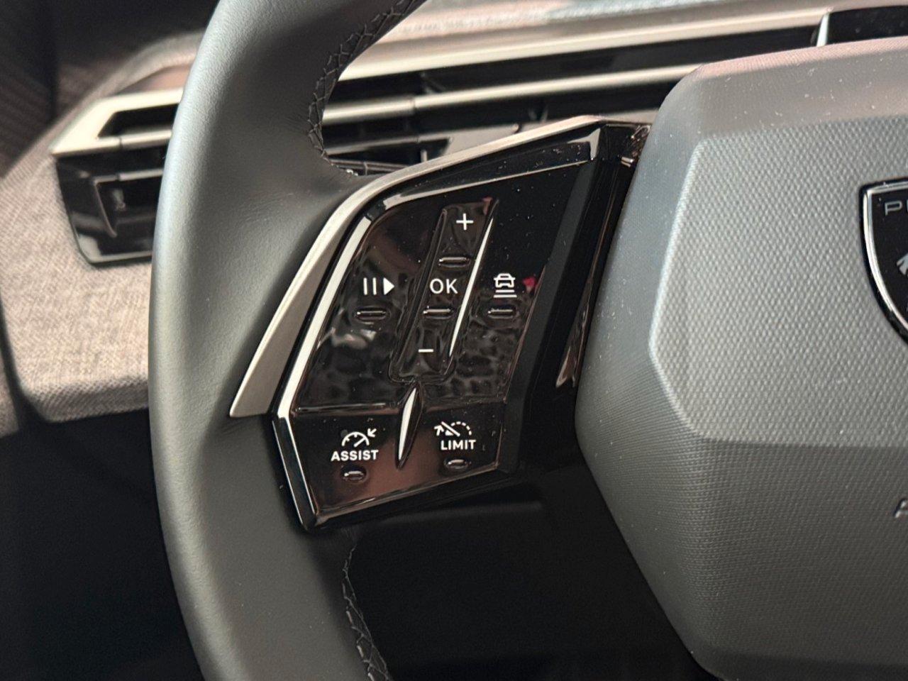 Peugeot 5008 1.2 hybrid Allure Business 145 CV e-dcs6 7 POSTI !!