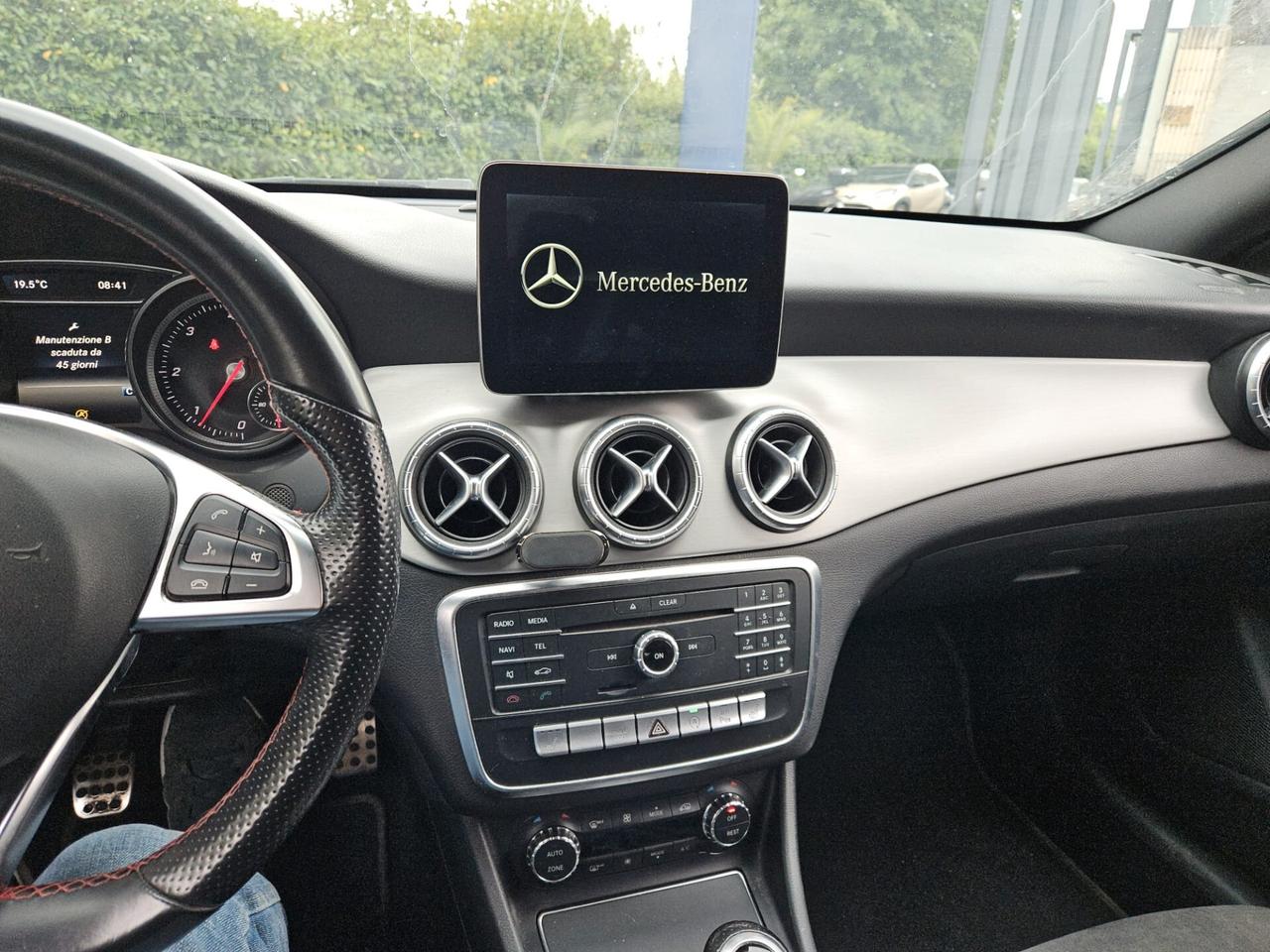 Mercedes-benz CLA 200 d Premium