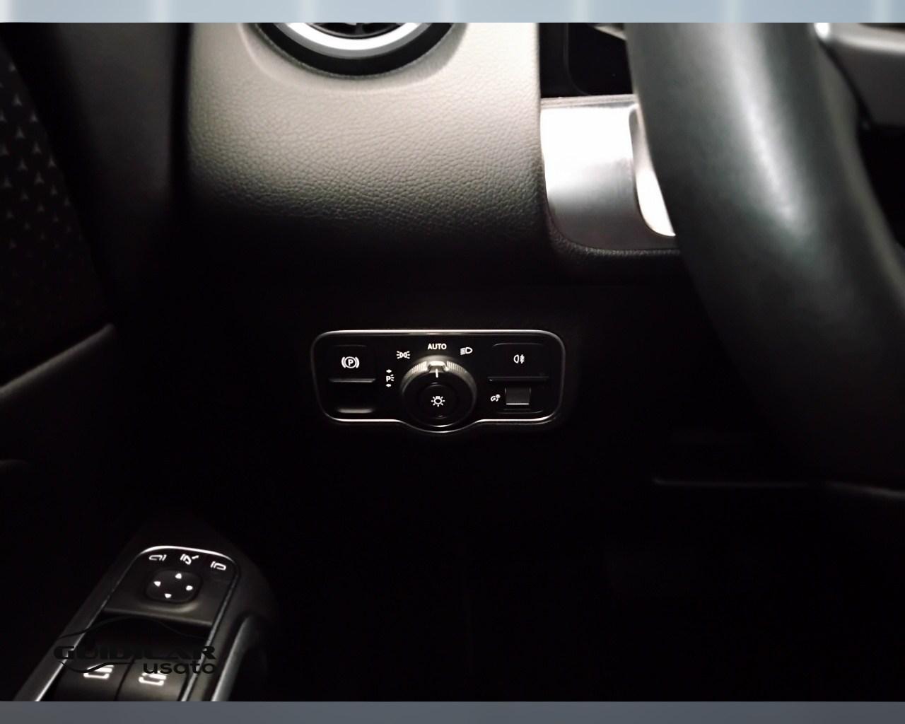 Mercedes-Benz GLB - X247 2023 - GLB 180 d Progressive Advanced auto