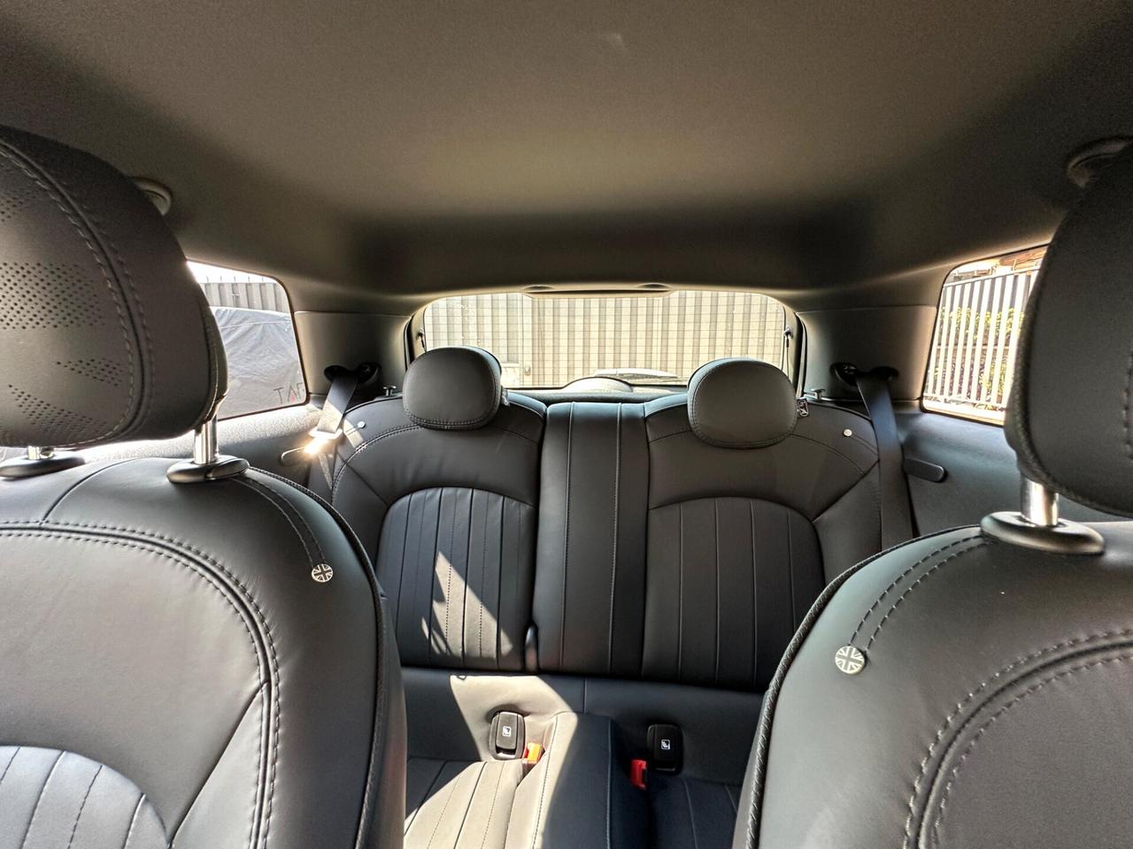 Mini 1.5 Cooper Resolute Yours Full Optional