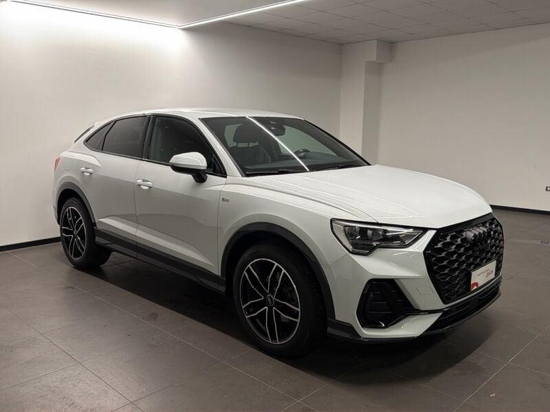 Audi Q3 SPORTBACK 35 TDI S LINE S TRONIC IDENTITY BLACK