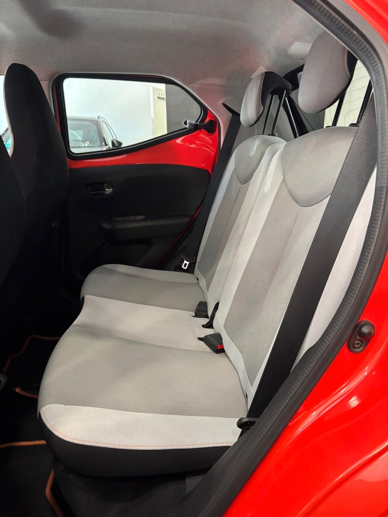 Toyota Aygo 1.0 VVT-i 69 CV 5 porte x-wave