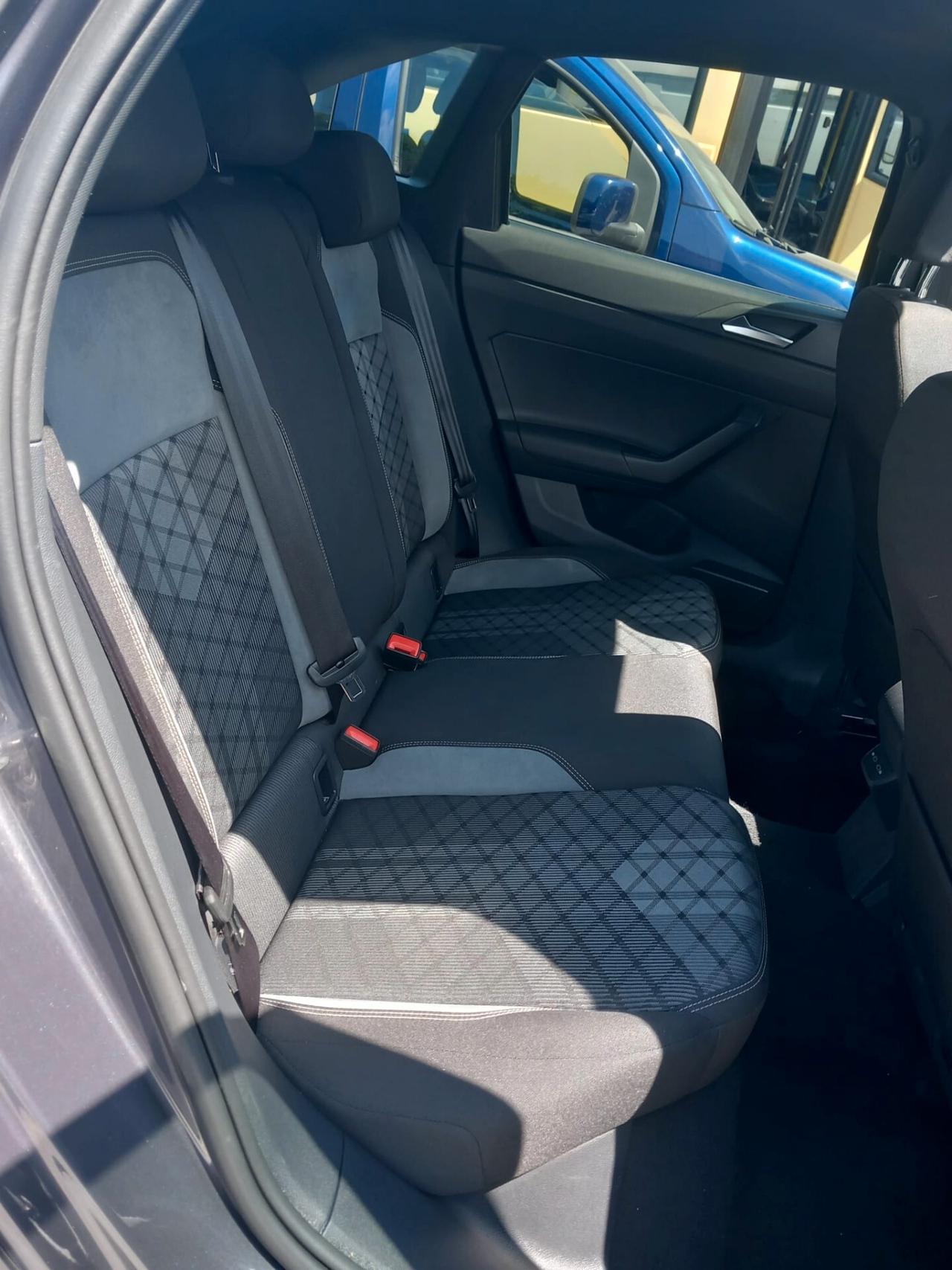 Volkswagen Taigo 1.0 TSI 115 CV DSG R-Line Plus