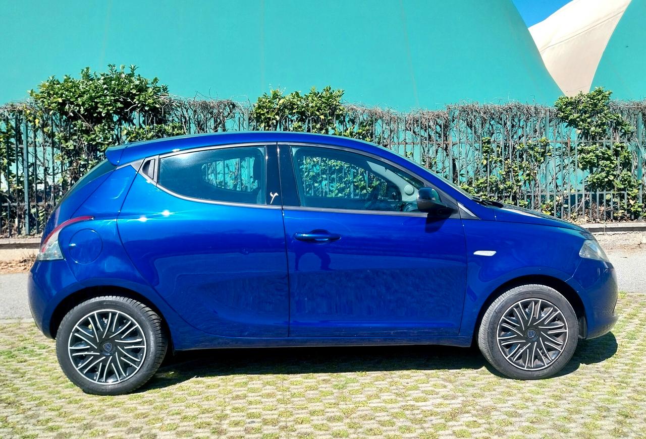 Lancia Ypsilon 1.2 69 CV 5 porte S&S Silver