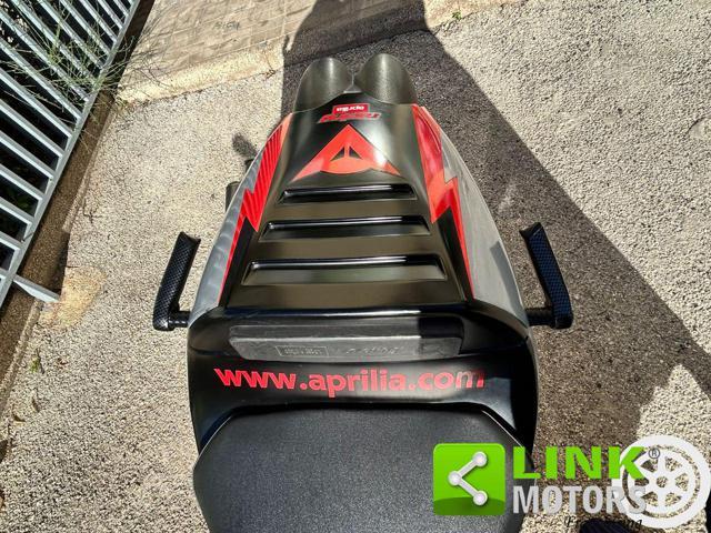 APRILIA RSV 1000 .