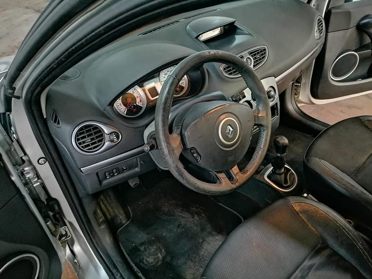 Renault Clio 1.2 16v 75cv 5p Dyn OK NEOP.