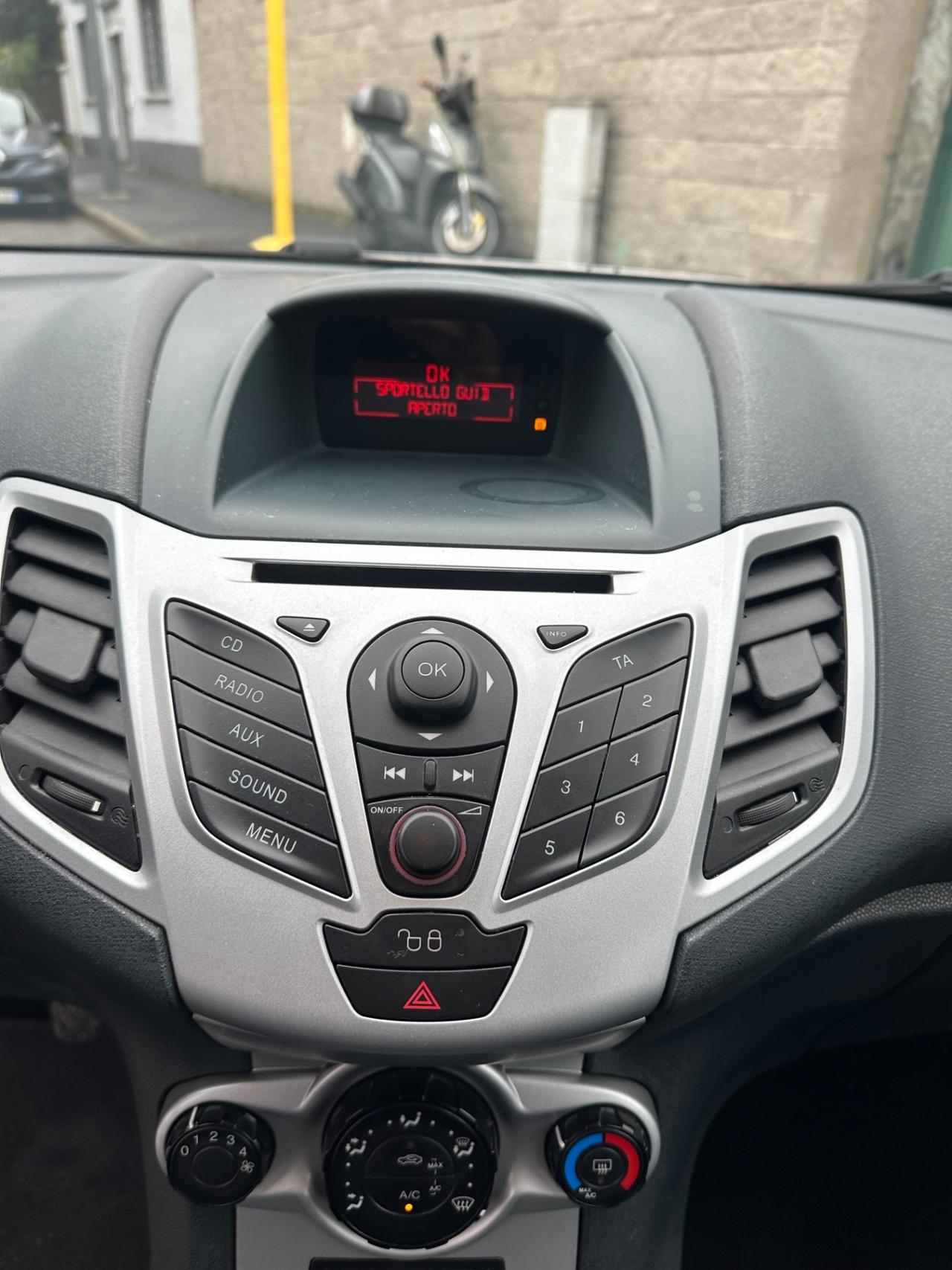 Ford Fiesta 1.4 GPL Business - euro 5 - ok neopatentati