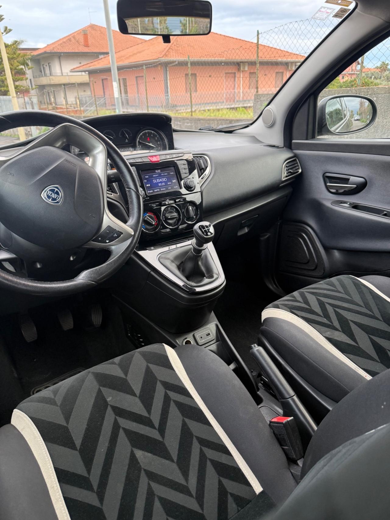 Lancia Ypsilon 1.2 69 CV 5 porte GPL Ecochic Gold