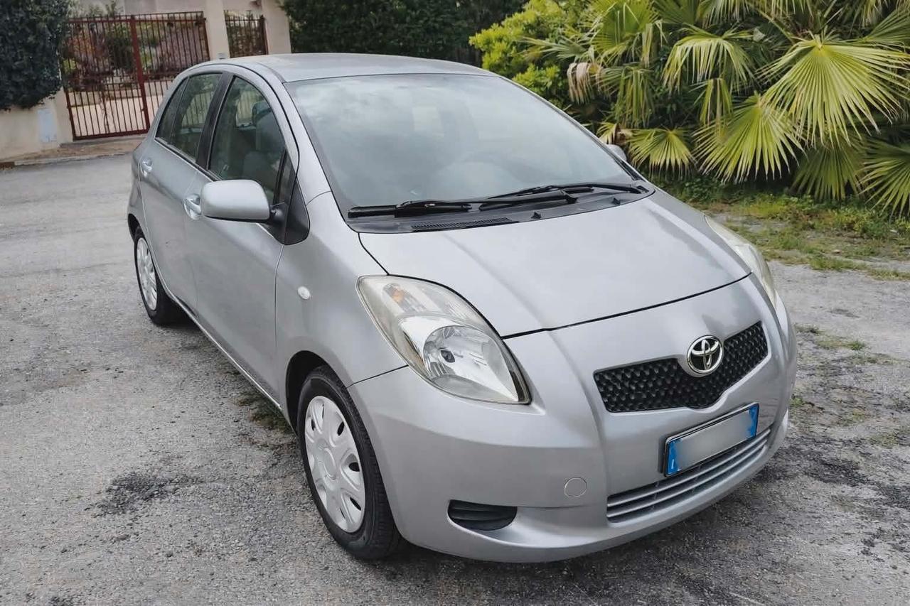 Toyota Yaris 1.0 Benzina 5 porte Full Optional NUOVA
