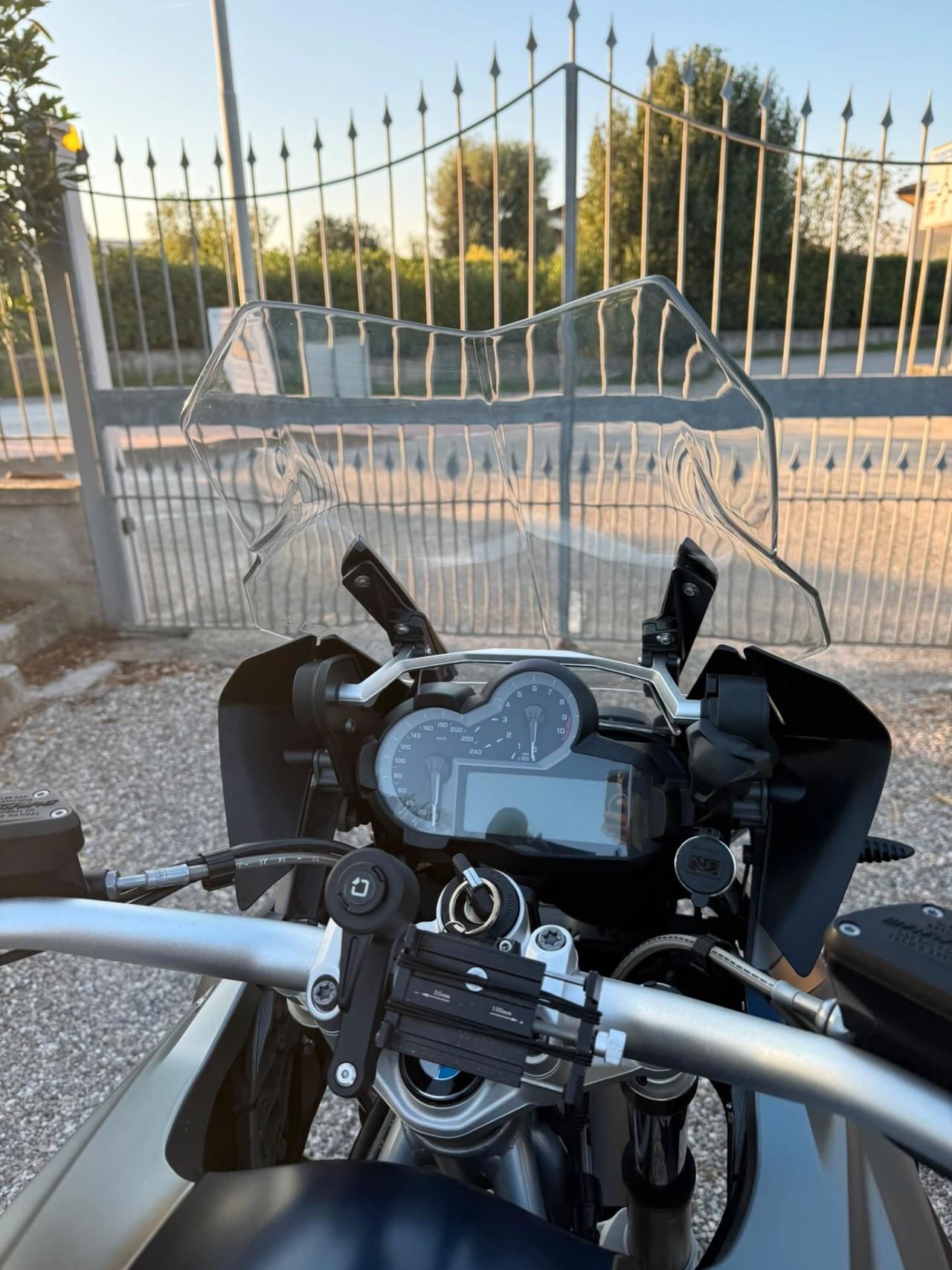 BMW R 1200 GS – 2015 – SOLO 6.982 KM – PARI AL NUOVO