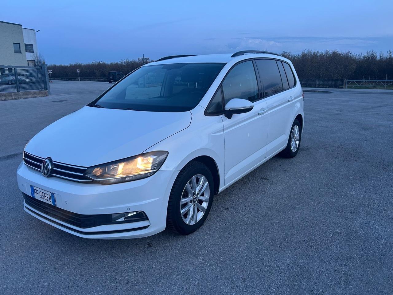 Volkswagen Touran ..7 Posti..2016 diesel 1.6 euro 6