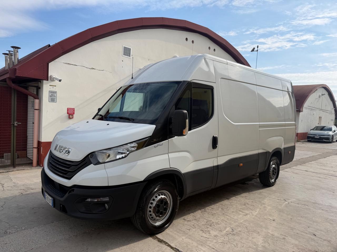 Iveco Daily 35-140 L2H2 Clima - 2022