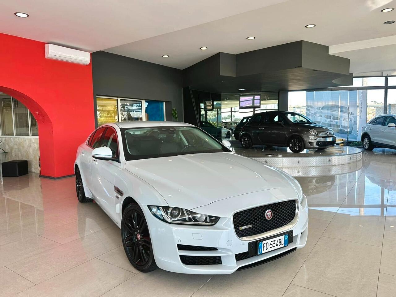 JAGUAR XE 2.0 D aut. R-SPORT 180cv