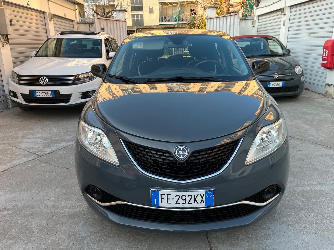 Lancia Ypsilon 1.2 69 CV 5 porte Platinum