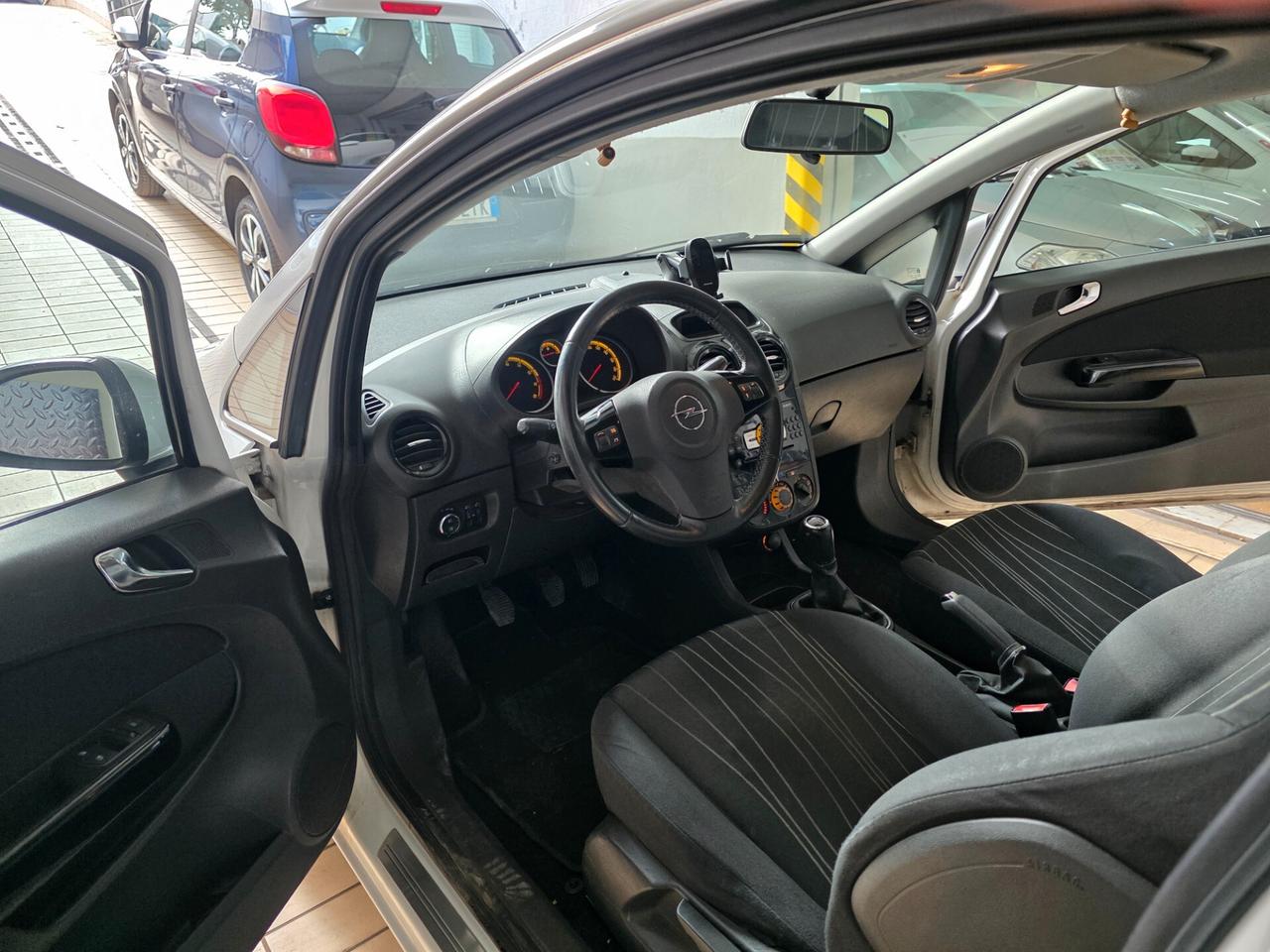 Opel Corsa 1.2 3 porte Club