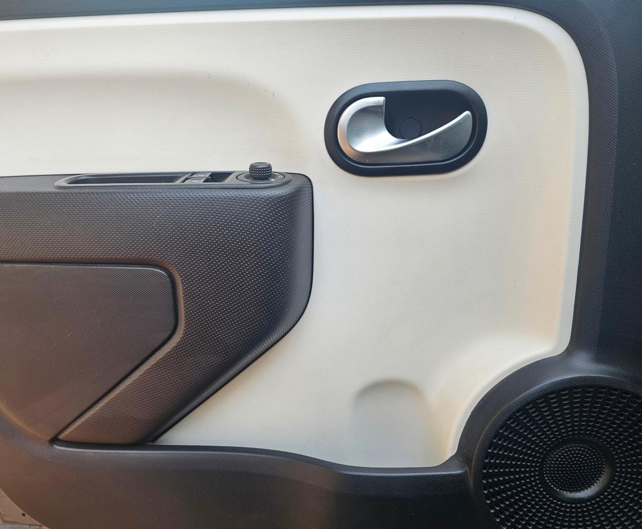 Renault Twingo SCe Lovely