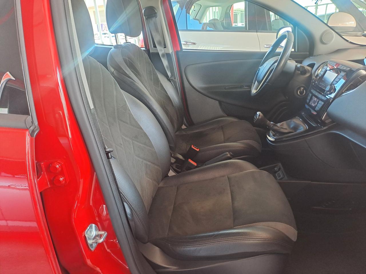 Lancia Ypsilon 1.3 MJT 16V 95 CV 5 porte S&S Platinum