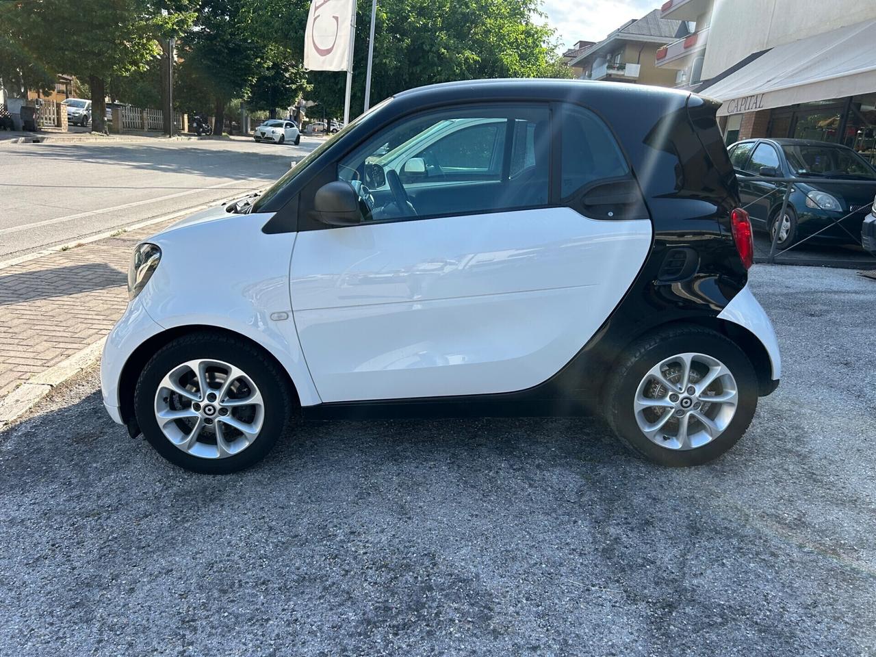 Smart ForTwo 70 1.0 CAMBIO MANUALE neopatentati
