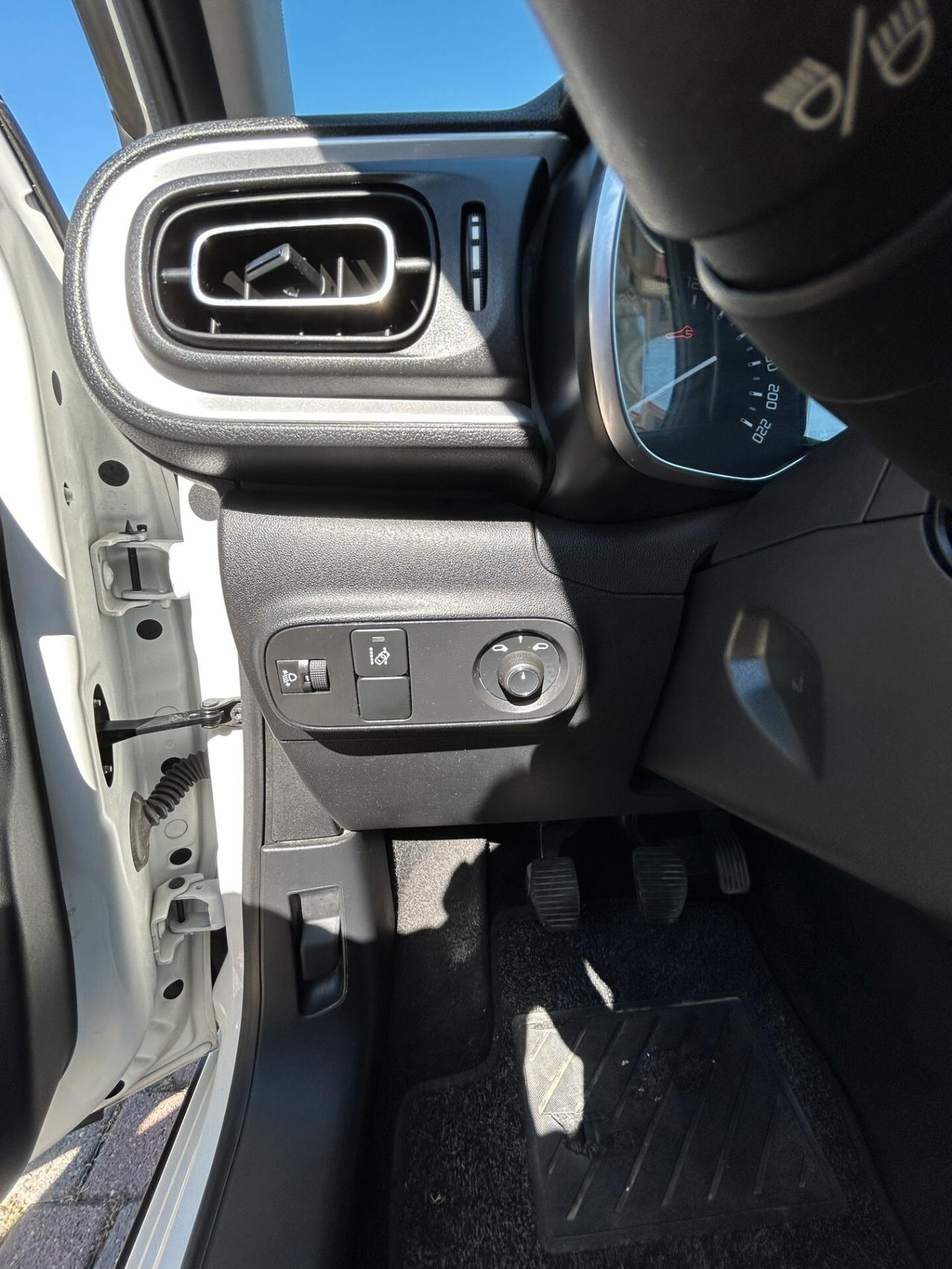 Citroen C3 PureTech 83 S&S Shine "FINO AL 15/08 P.P. INCLUSO NEL PREZZO"
