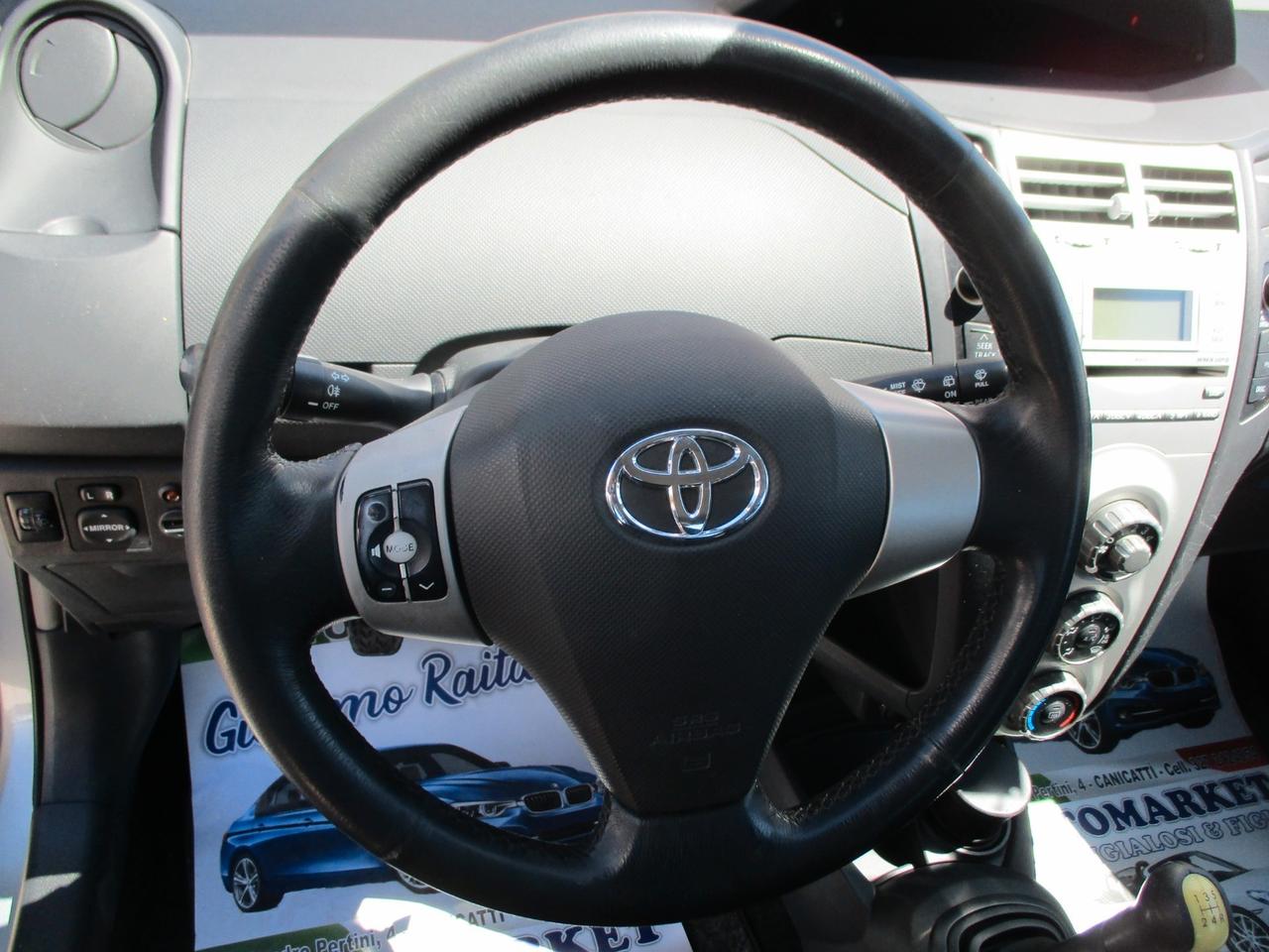 Toyota Yaris 1.3 5 porte MOLTO BELLA 2006