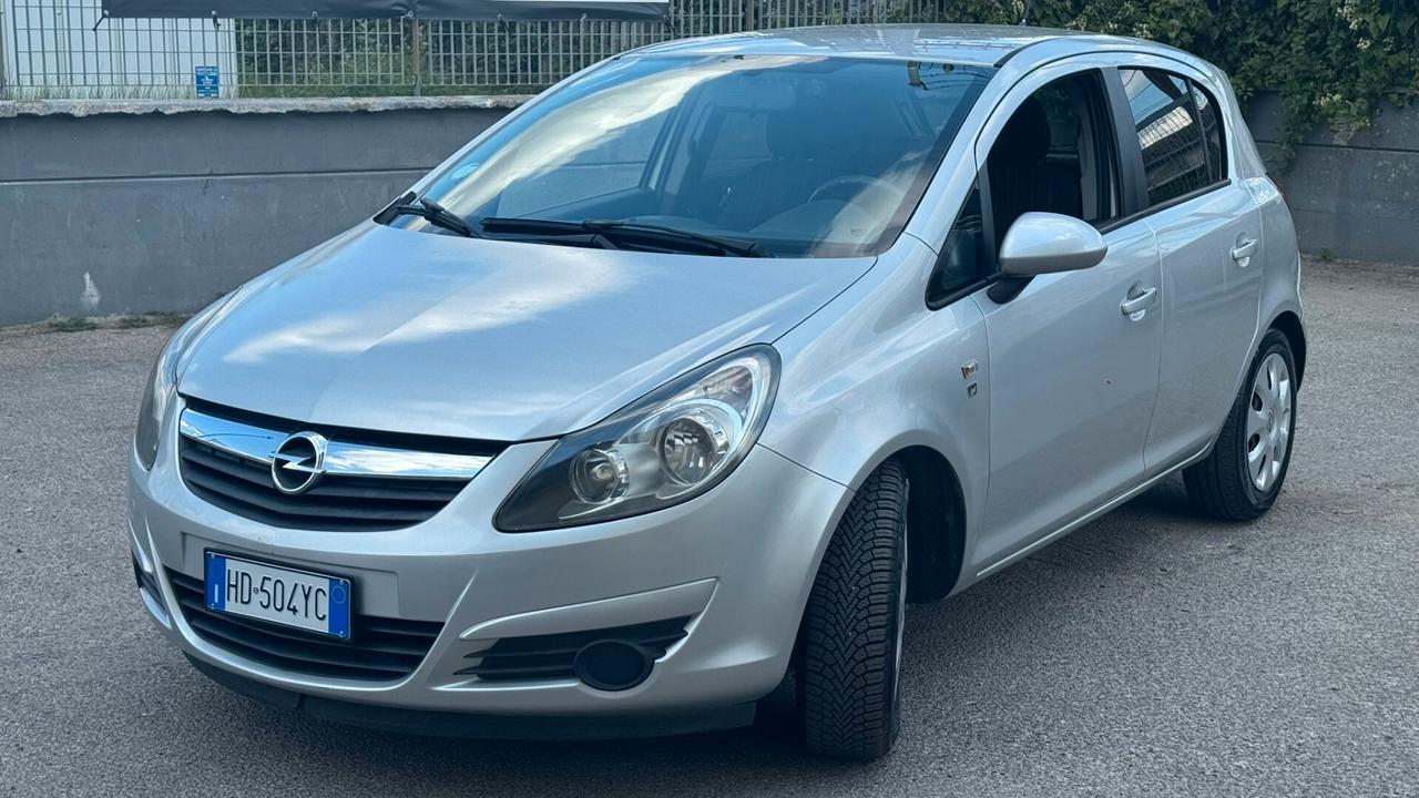Opel Corsa 1.2 5 porte Sport