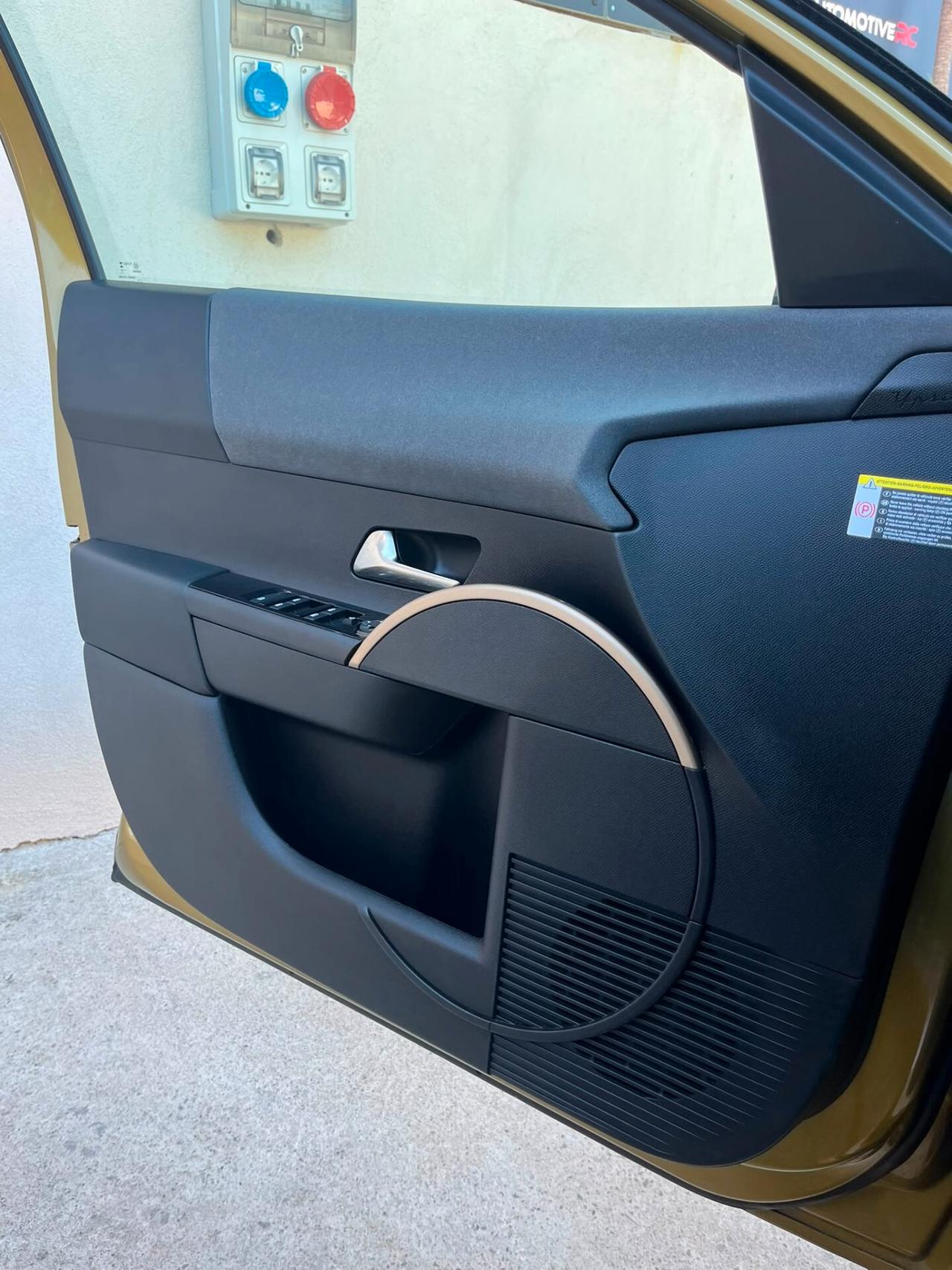 Lancia Ypsilon Hybrid e-DCT LX