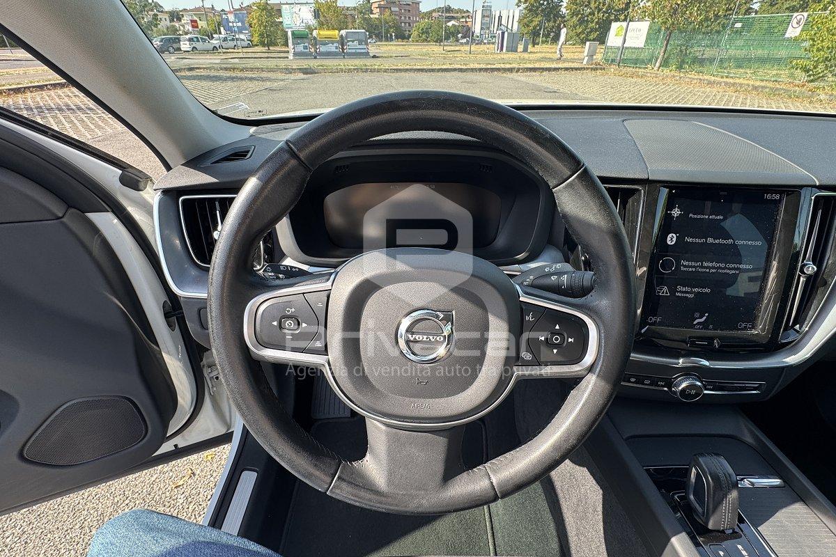 VOLVO XC60 B4 (d) AWD Geartronic Momentum