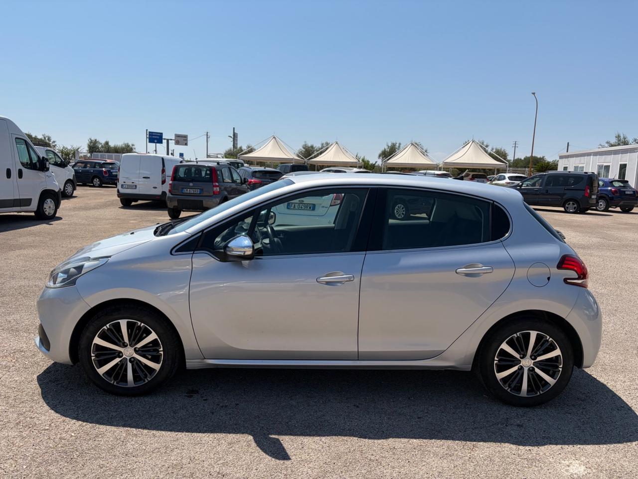 Peugeot 208 BlueHDi 75 5 porte Allure
