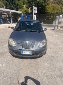 Lancia Ypsilon 1.4 16V Platino