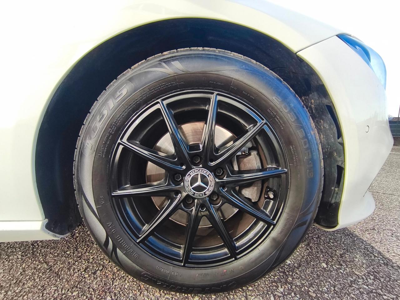 MERCEDES CLA S.Brake (X118) CLA 200 d Automati...