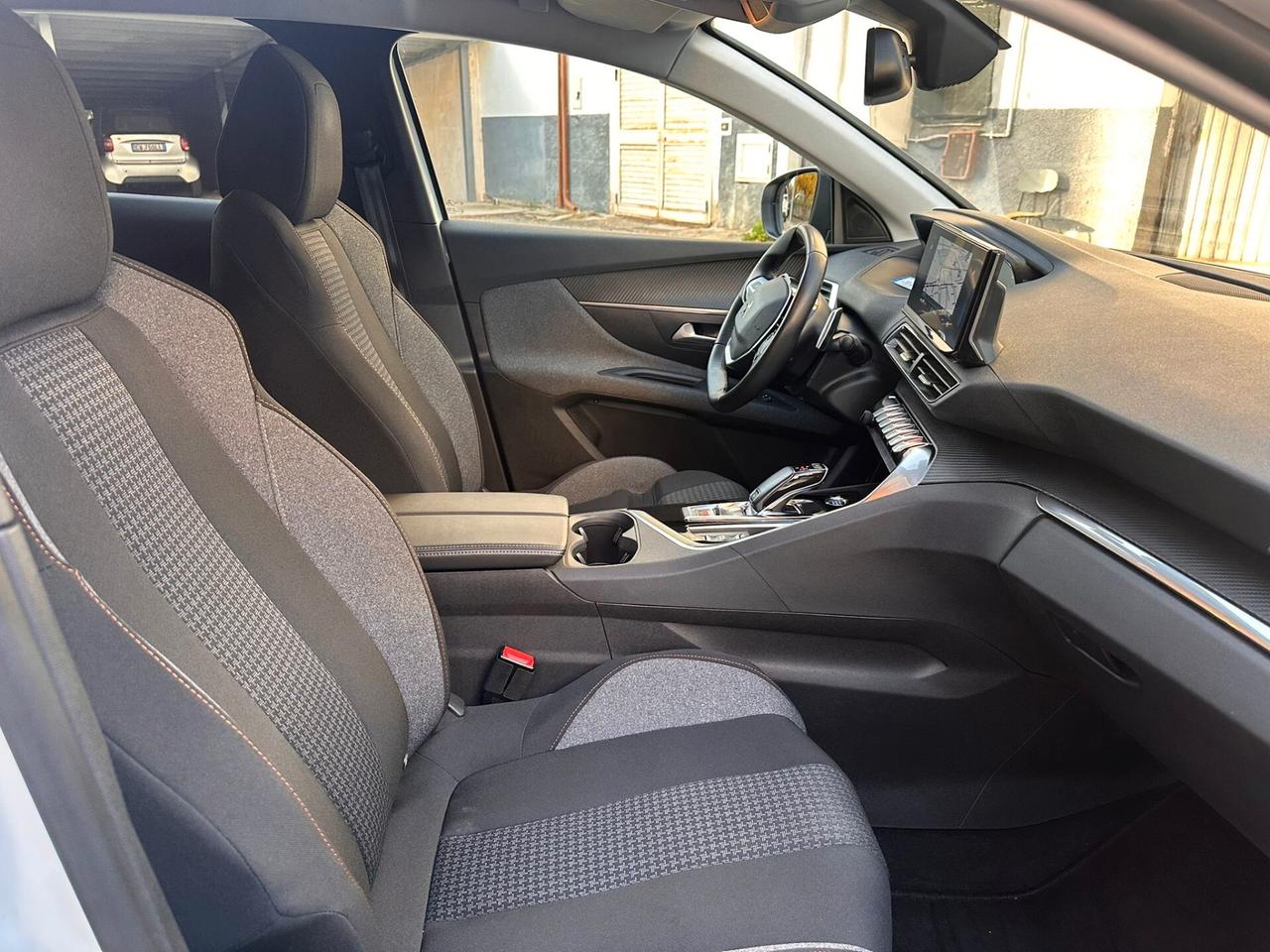 Peugeot 3008 BlueHDi 130 S&S EAT8 Active Business