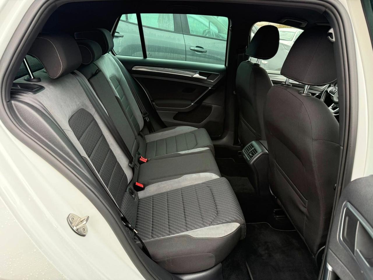 Volkswagen Golf 1.6 TDI 115 CV 5p. -R LINE- KEYLESS