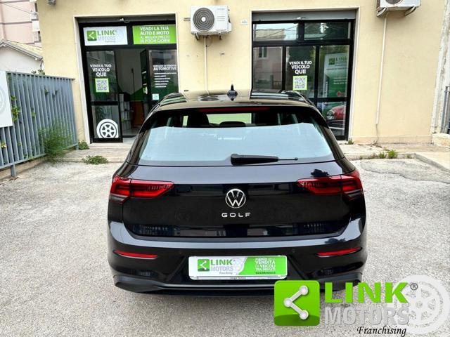 VOLKSWAGEN Golf 8 LIFE