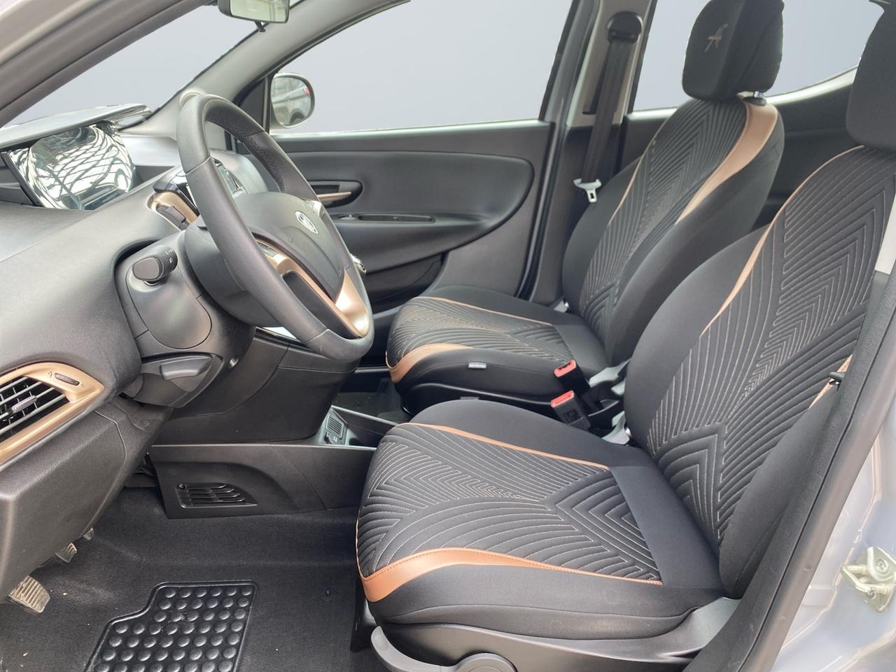 LANCIA Ypsilon III 2021 - Ypsilon 1.0 firefly hybrid Gold s&s 70cv