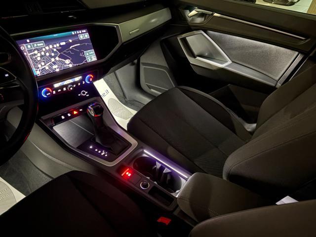 AUDI Q3 35 2.0 TDI S tronic Business Advanced COCKPIT