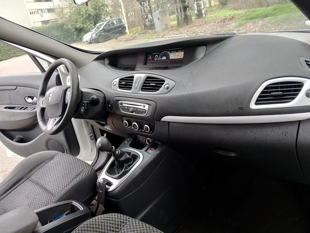 Renault Scenic X-Mod 1.6 cc benzina pari al nuovo unico proprietario full optional